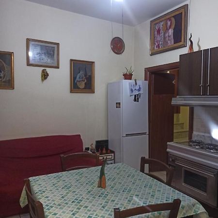 Stanza di Ellena Hotel Napoli Esterno foto